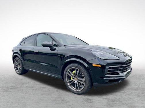 2022 Porsche Cayenne Platinum Edition