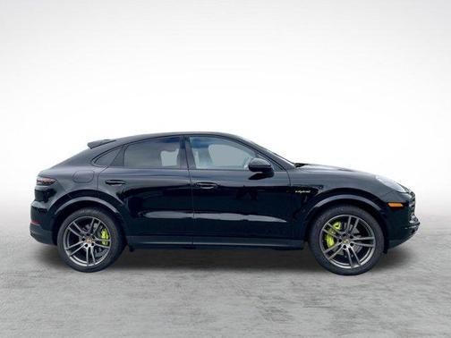 2022 Porsche Cayenne Platinum Edition