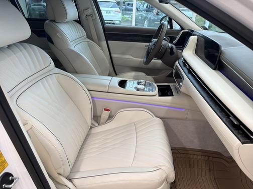 Uyuni White 2025 Genesis G90 3.5T e-SC AWD