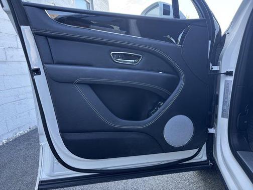 2022 Bentley Bentayga V8