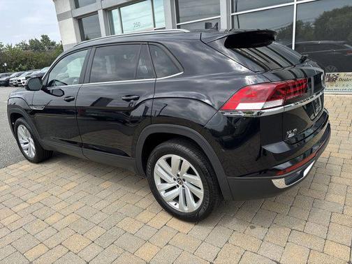 2022 Volkswagen Atlas Cross Sport 3.6L V6 SE w/Technology