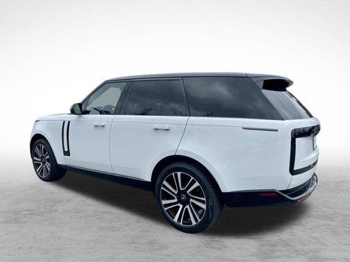 2023 Land Rover Range Rover P530 SE