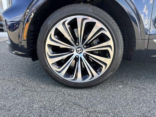 2022 Bentley Bentayga V8