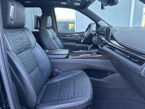 2023 Cadillac Escalade ESV Premium Luxury Platinum