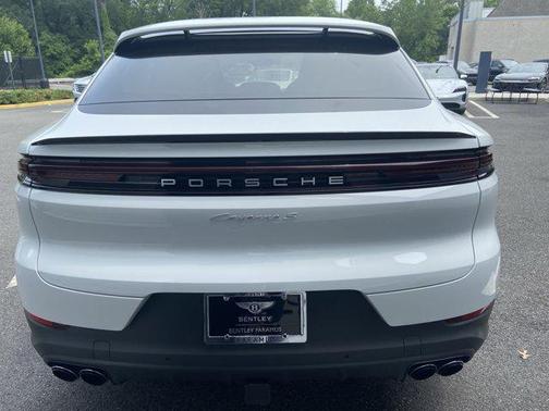2024 Porsche Cayenne S