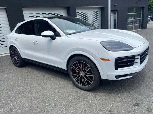 2024 Porsche Cayenne S