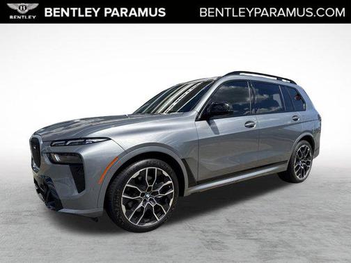 2023 BMW X7 M60i
