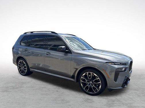 2023 BMW X7 M60i