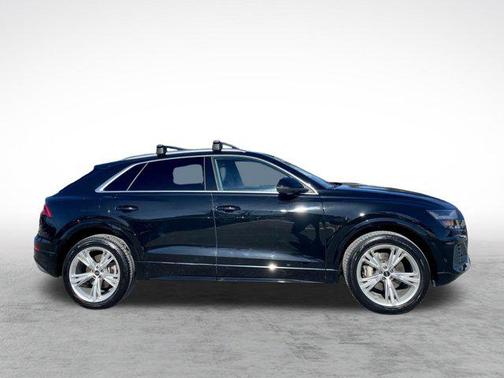 Mythos Black Metallic 2023 Audi Q8 55 Premium Plus
