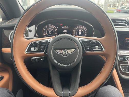 2024 Bentley Bentayga EWB