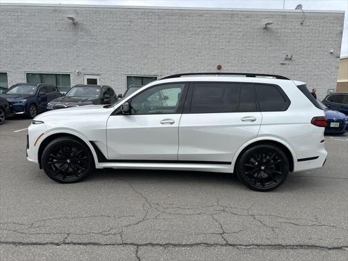 2024 BMW X7 M60i