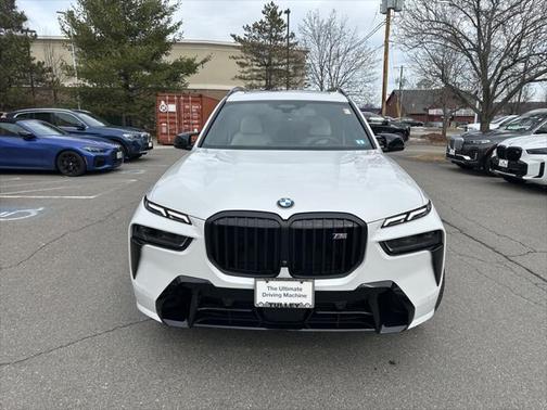 2024 BMW X7 M60i