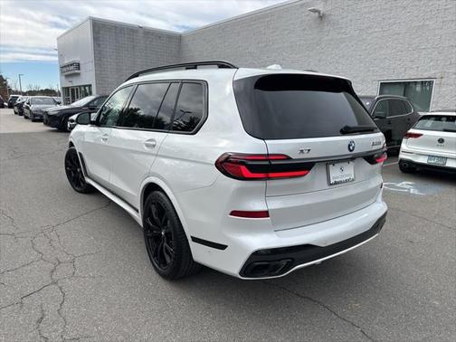 2024 BMW X7 M60i