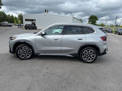 Space Silver Metallic 2026 BMW X1 xDrive28i