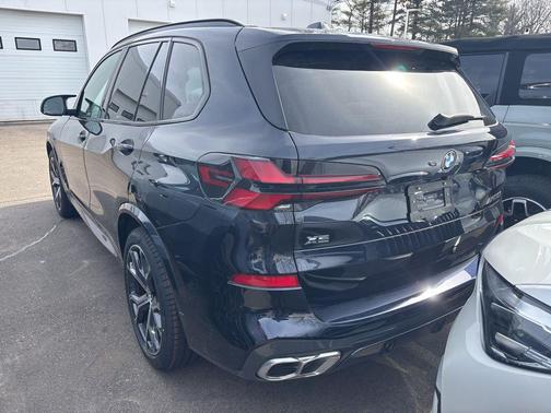 2025 BMW X5 M60i