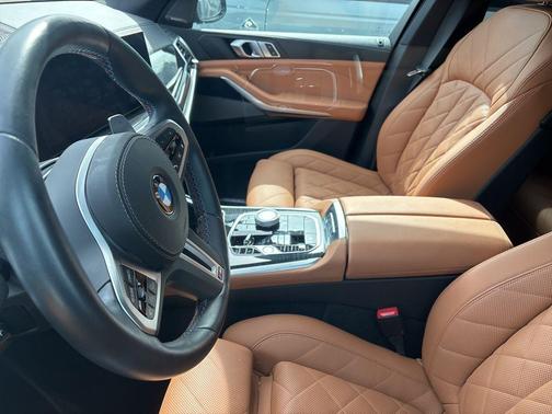 2025 BMW X5 M60i