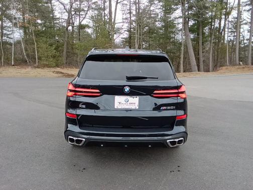 Carbon Black Metallic 2025 BMW X5 M60i