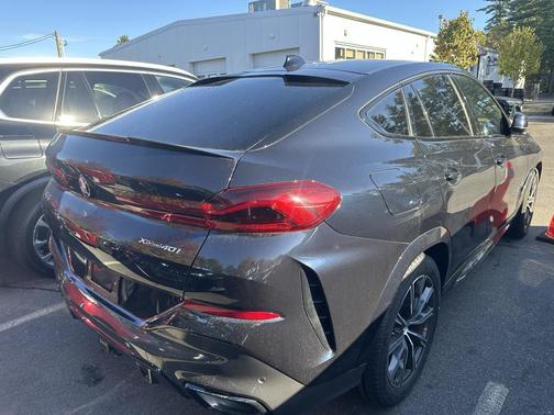 2023 BMW X6 xDrive40i