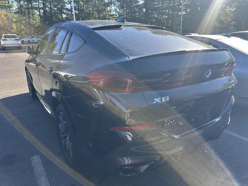 2023 BMW X6 xDrive40i
