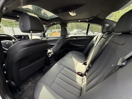 2023 BMW 530 i xDrive