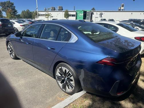 2025 BMW 540 i xDrive