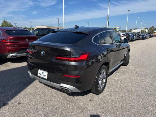 2025 BMW X4 xDrive30i