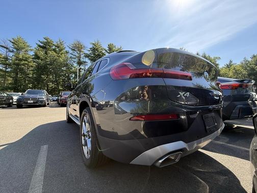 2025 BMW X4 xDrive30i