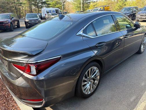 Cloudburst Gray 2023 Lexus ES 300h Ultra Luxury