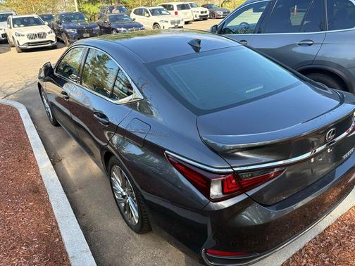Cloudburst Gray 2023 Lexus ES 300h Ultra Luxury