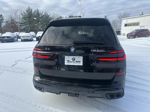2024 BMW X7 M60i