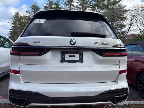 2024 BMW X7 M60i
