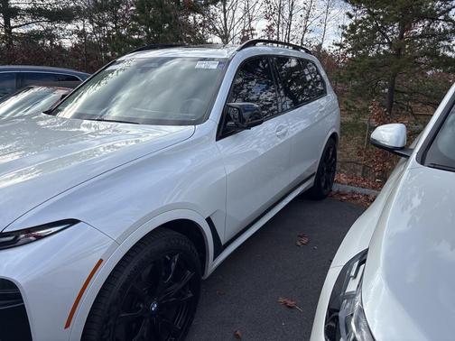 2024 BMW X7 M60i
