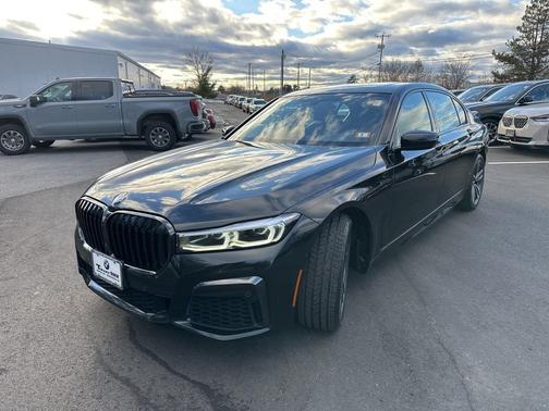 2022 BMW 740 i xDrive