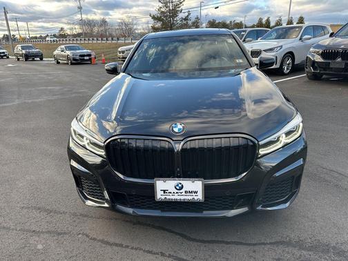 2022 BMW 740 i xDrive