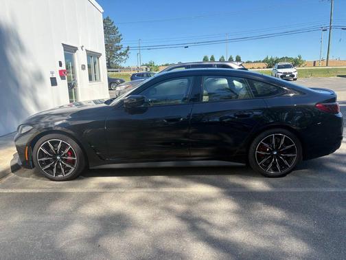 Black Sapphire Metallic 2026 BMW M440 i xDrive