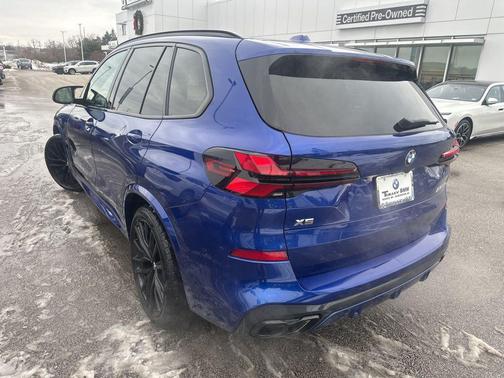 2025 BMW X5 M60i