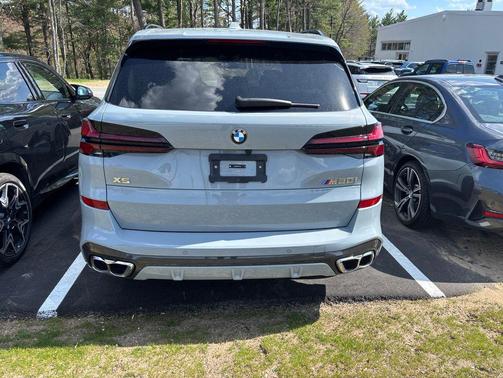 Brooklyn Grey Metallic 2026 BMW X5 M60i