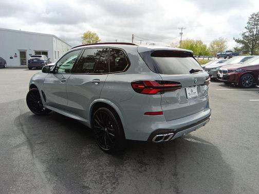 Brooklyn Grey Metallic 2026 BMW X5 M60i