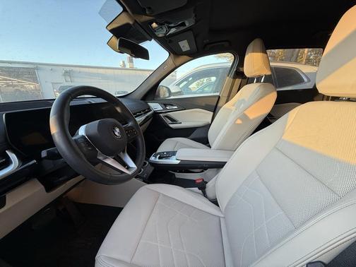 2025 BMW X1 xDrive28i