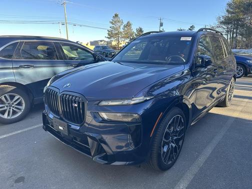 2025 BMW X7 M60i