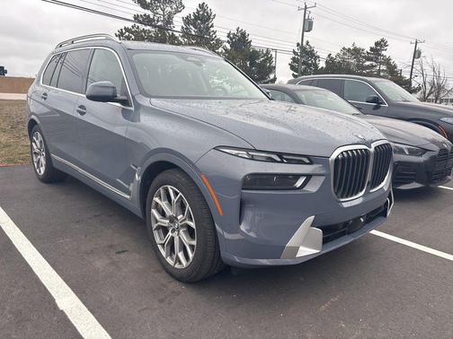 Copper Metallic 2025 BMW X7 xDrive40i