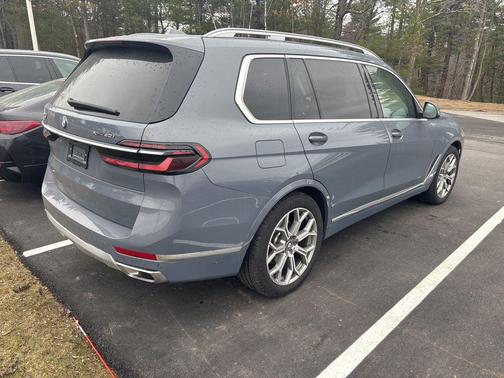 Copper Metallic 2025 BMW X7 xDrive40i