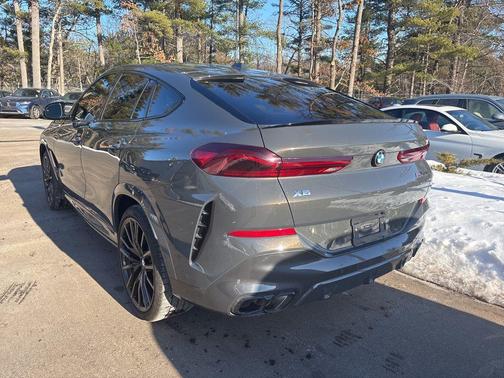 2025 BMW X6 M60i