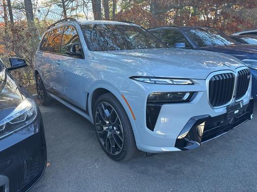 2025 BMW X7 M60i