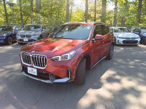 Vegas Red Metallic 2026 BMW X1 xDrive28i