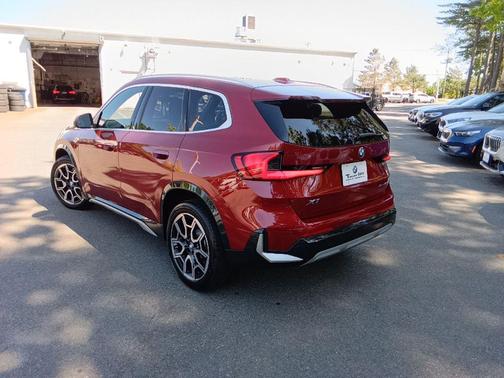 Vegas Red Metallic 2026 BMW X1 xDrive28i