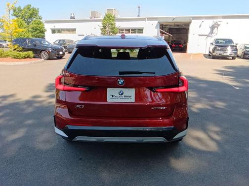 Vegas Red Metallic 2026 BMW X1 xDrive28i