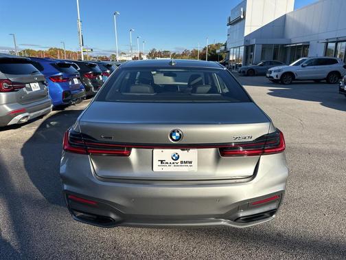 2022 BMW 750 i xDrive