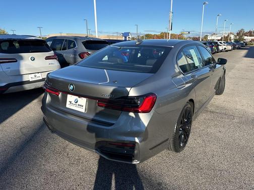 2022 BMW 750 i xDrive