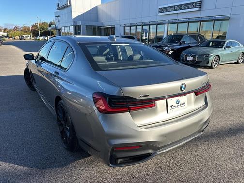 2022 BMW 750 i xDrive